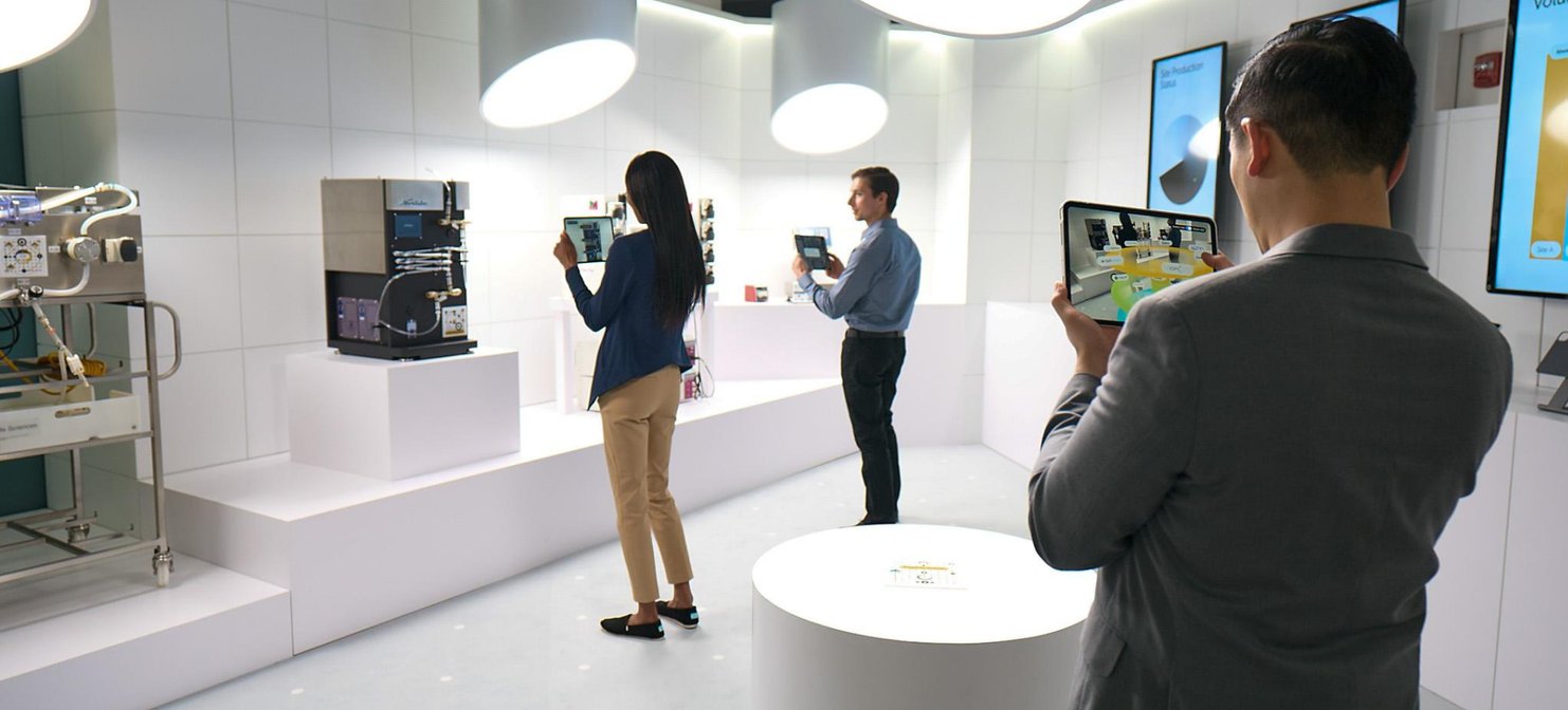 CDMO at the Stellix Experience Center validating MES and infrastructure strategy